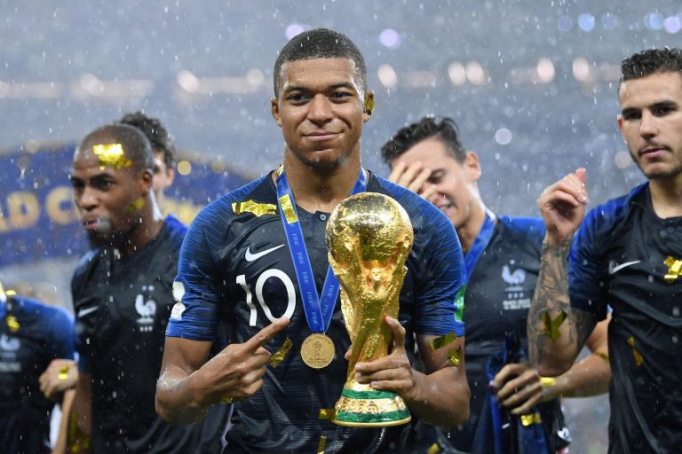 Mbappe ឈ្នះ «ស្ដេចរកគ្រាប់បាល់» ក្នុង Ligue 1 ព្រោះមិនទាត់បាល់ប៉េណាល់ទី