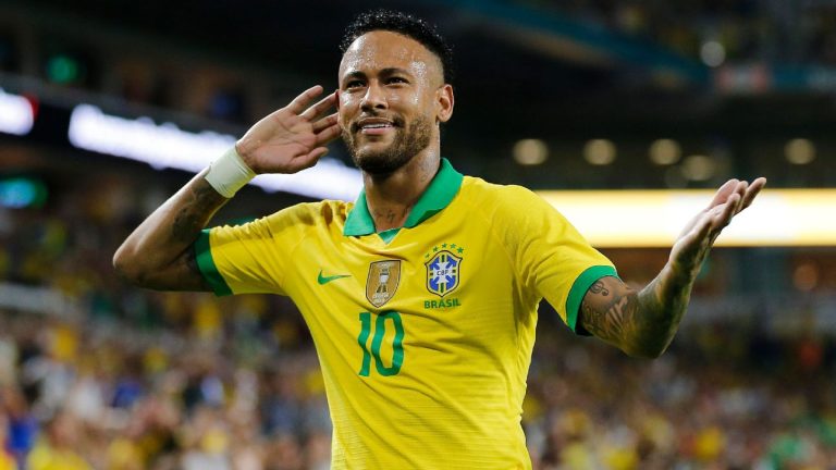Neymar បានវ៉ាដាច់ Ronaldo ឆ្គោះទៅបំបែកកំណត់ត្រាស៊ុតបាល់បញ្ចូលទីរបស់ Pele